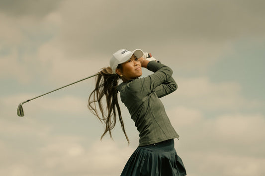 Jugadora con Wilson DYNAPWR en GOLF ESTUDIO